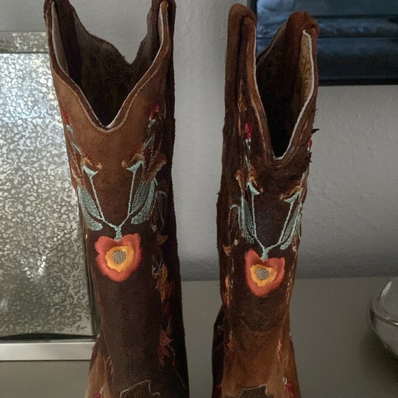 Corral Chocolate Lamb Floral Embroidery Boot - Picture 4 of 8